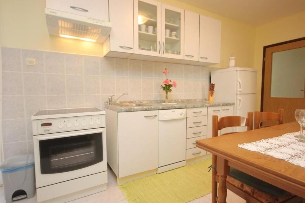 Apartments Zoki - Great Location Close To The Sea 维斯 外观 照片